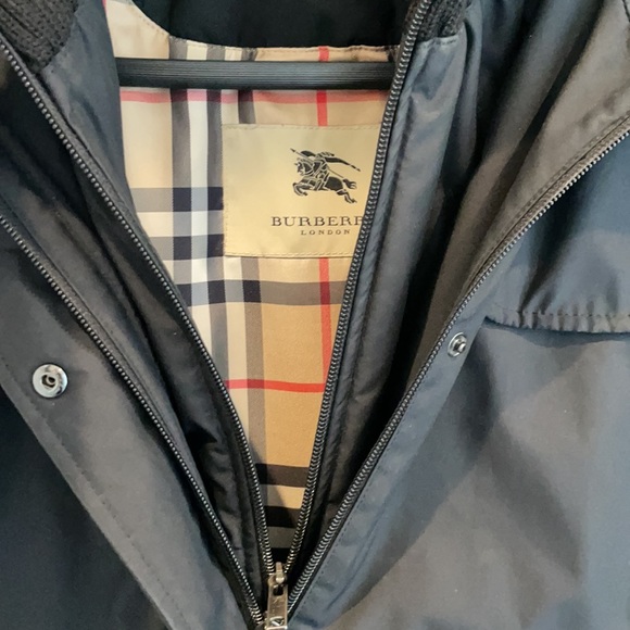 Women’s Burberry coat size xs used but very good condition - Picture 4 of 7